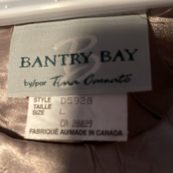 Gold dress back zip. No pockets, lined - Picture 3 of 5